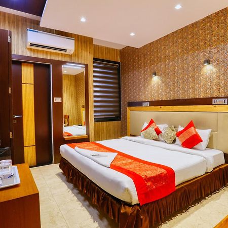 The Ashoka Hotel Индор Екстериор снимка