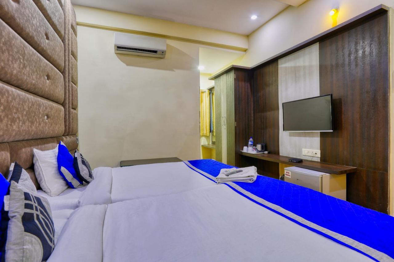 The Ashoka Hotel Индор Екстериор снимка