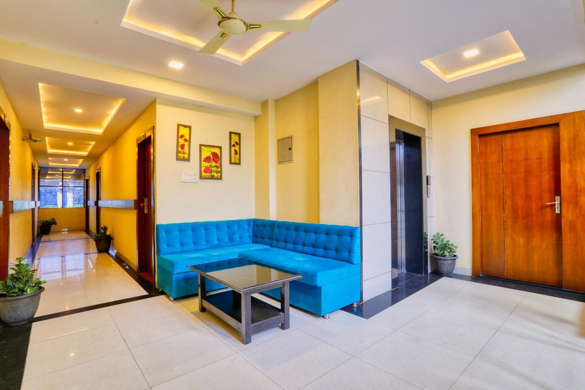 The Ashoka Hotel Индор Екстериор снимка