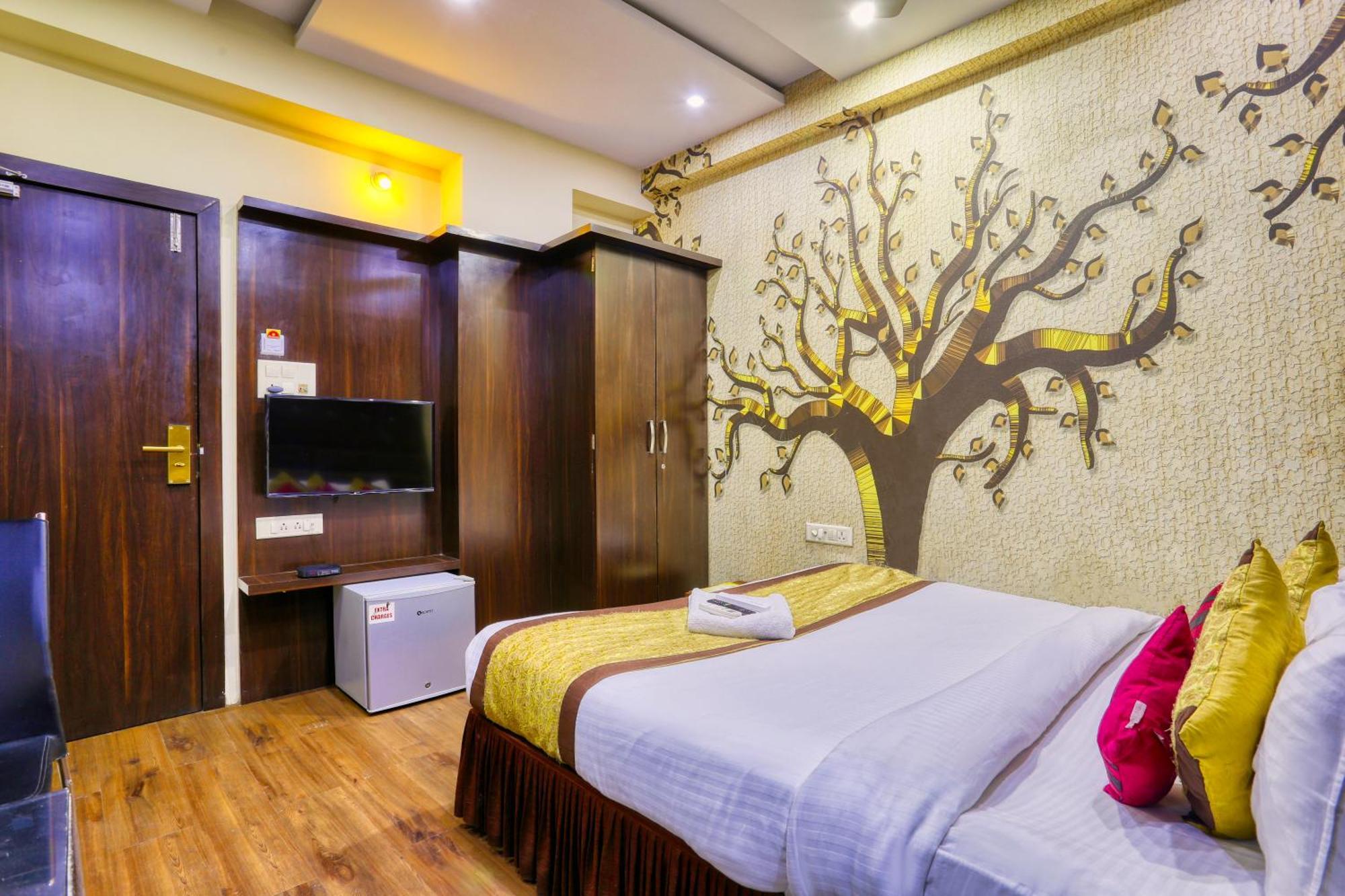 The Ashoka Hotel Индор Екстериор снимка